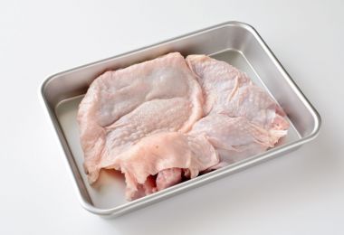 調理前に洗ってない？食中毒を防ぐ「生の鶏肉の正しい扱い方」4つ