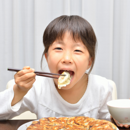 作って良かった！「子どもと一緒に料理」3位餃子、2位ハンバーグを超えた1位は？