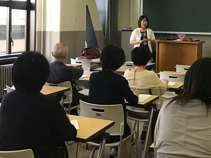 中高6年間習っても喋れない…小学英語を大人も学べ