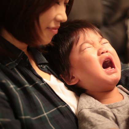 これでご機嫌に！子どもが電車やレストランでグズったときのお助けアイテムを調査