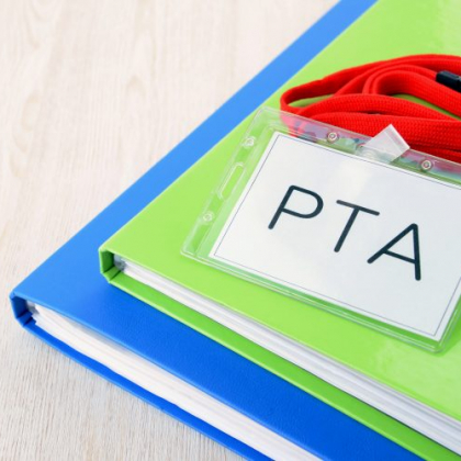 「PTA活動、未就学児育児に時給をつける」としたらいくらだと思う？