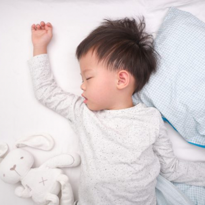 寝苦しい季節の夜…子どもの睡眠を快適にするためのママの工夫