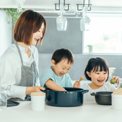 「おうち遊び」するなら親子で一緒に楽しめるものを！ママがハマった遊びを調査しました