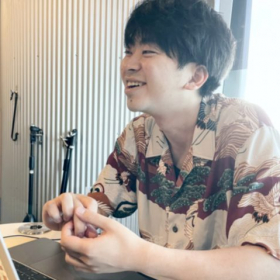 仕事もプライベートも！ラジオを愛し、ラジオに愛されるADの「ラジオのある暮らし」【KURASEEDSをつくる人たち#9】