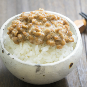 【2022年版】「納豆ご飯に足すとおいしいもの」ランキング…みんなの声を紹介！