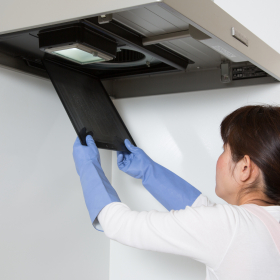 重曹で換気扇掃除が楽々！失敗しない「重曹水つけおき＆ペーストを使う方法」