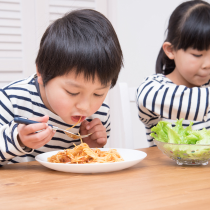 夏休みの子どもの食事「3食作るのは大変…」楽しく解決するママたちのアイディア紹介