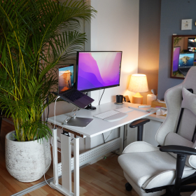 リモートワーク歴5年目のデスクツアー！ゲーミングチェアやモニターアームで快適に【本日のお気に入り】