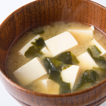 「みそ汁」豆腐と相性がよい具材といえば何？男女500人のランキングを発表