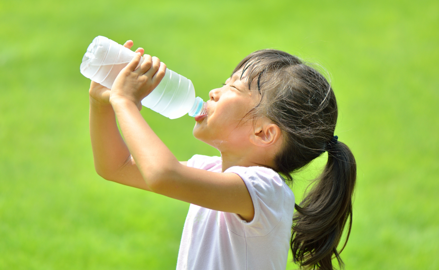夏の水分＆塩分補給の落とし穴！「子供の熱中症対策」5つの要注意ポイント【夏の飲み物、どう選ぶ？#3】
