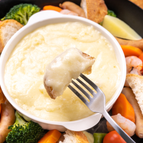 「チーズフォンデュ」の人気具材ランキングTOP10！クリスマスにもおすすめ。「変わり種」も