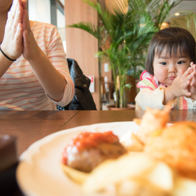 祖父母・親・子「三世代での外食でよく行く店」TOP5…本当はどんなお店がよい!? 普段聞きづらい、じいじ・ばあばの本音も