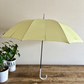 手を濡らさずたためる傘がノンストレス！雨の日も気分が晴れる「シュパット」【本日のお気に入り】