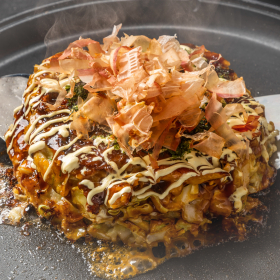 「お好み焼き」に入れると最高の具材トップ10！定番から変わり種まで、男女500人ランキング