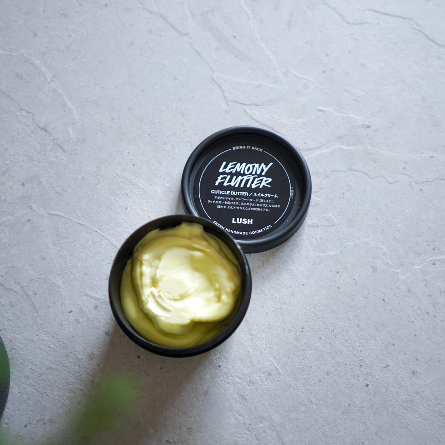 LUSHのネイルクリーム「檸檬の指先」をリピートして保湿貯金！水仕事で乾燥する手のケアに【本日のお気に入り】