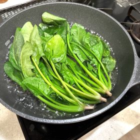 フライパンは「軽い・深い・安い」に限る！　たどり着いたのは、あの「お値段以上」のフライパンでした【本日のお気に入り】