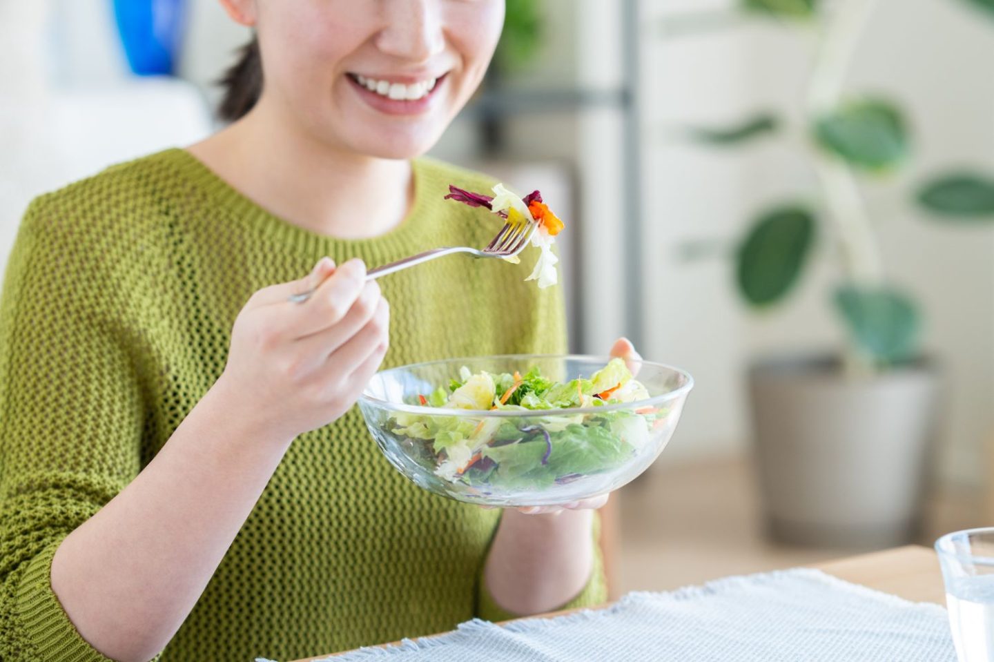 「野菜を最初に食べる＝ベジファースト」って意味がないってほんと？【管理栄養士が教える】「食べる順番」と「健康効果」の最新事情
