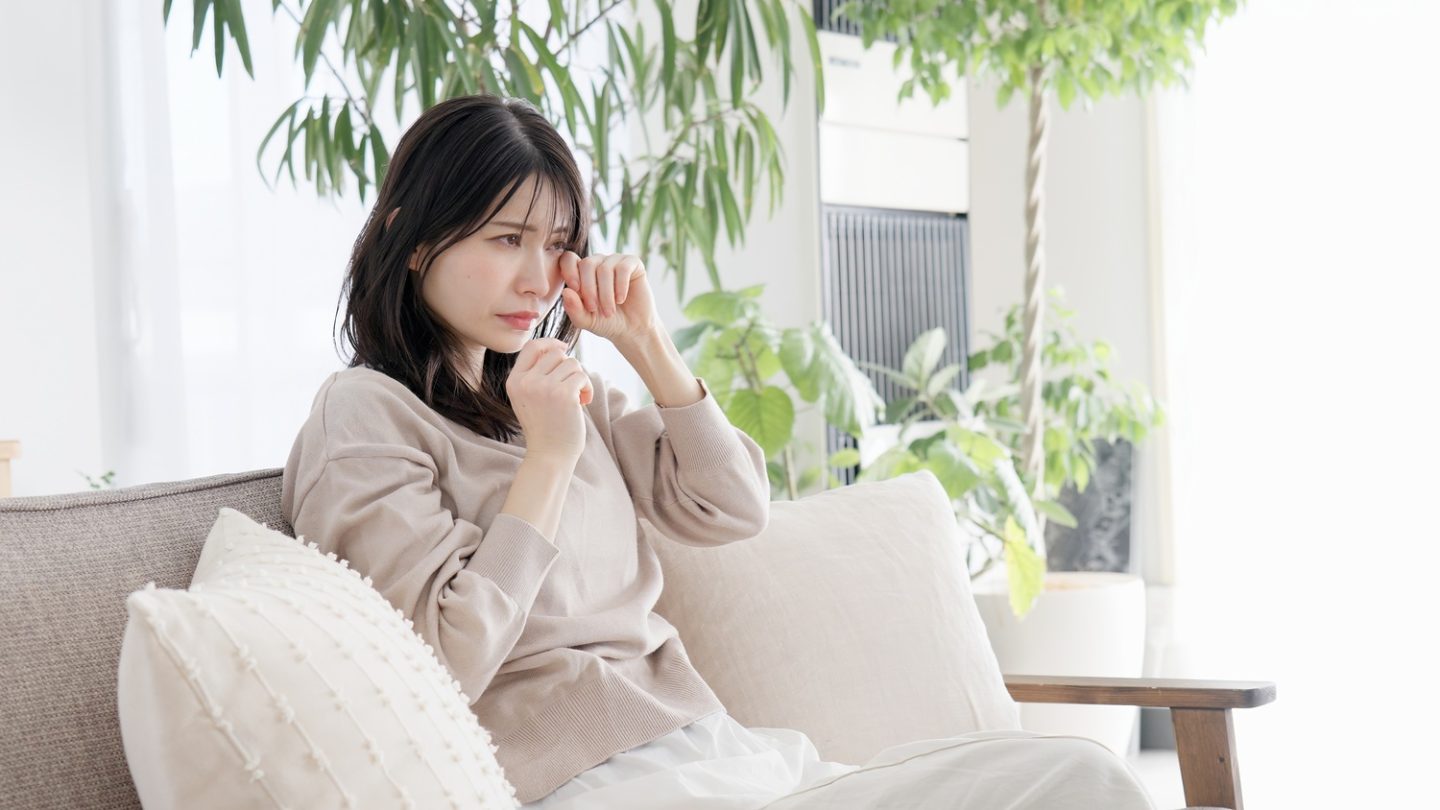 「うう、涙が止まらない…」それは感動？それとも花粉症？最近「涙を流した理由」を聞いてみた