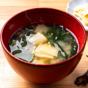 「春のみそ汁の具材」人気ランキング！旬のたけのこを抑えた1位は？ みずみずしさが堪らない