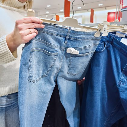 「デニム」が流行だけど、40～50代はどう取り入れてる？デニムをまったく着ない人は3割！