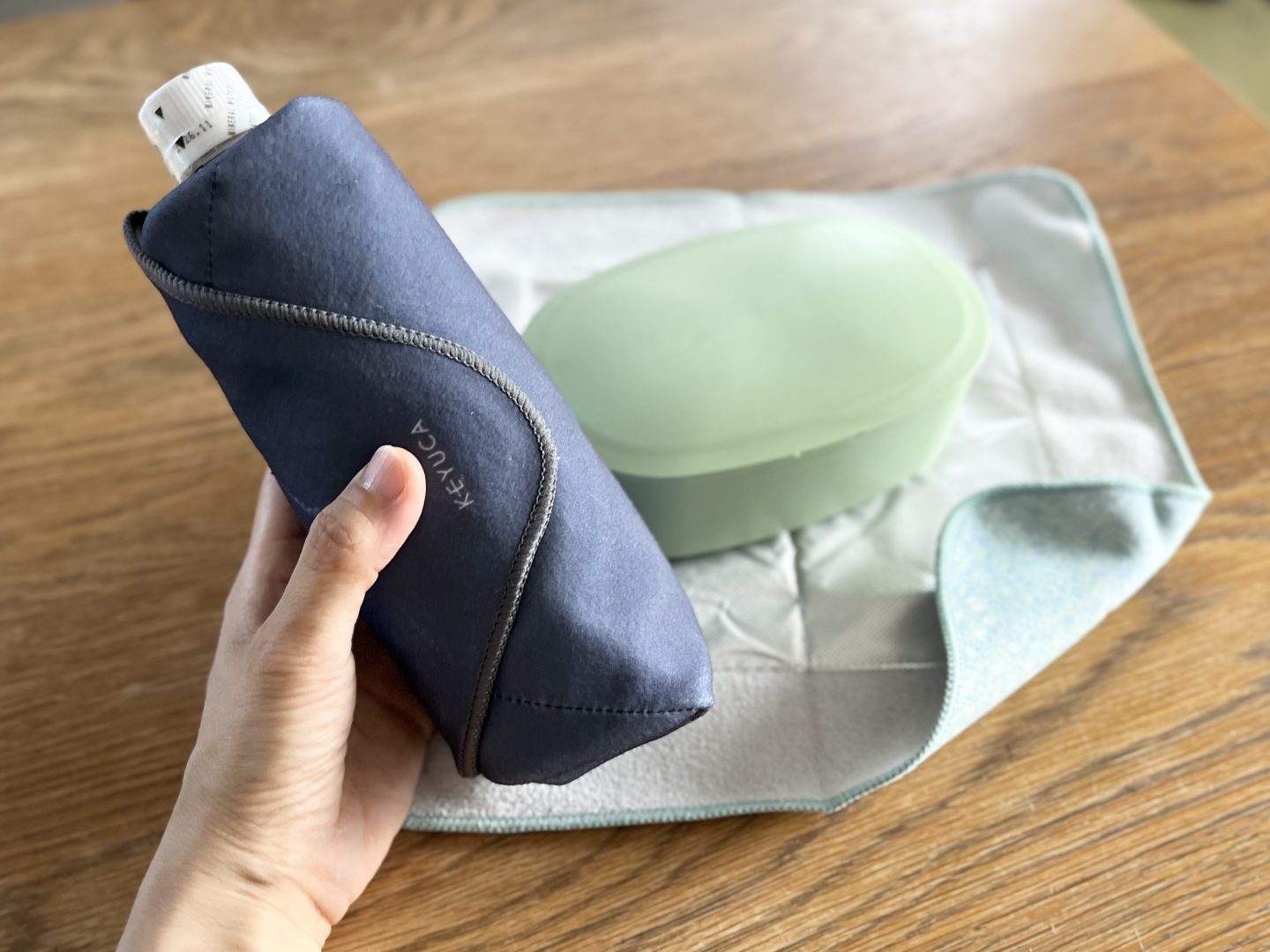 お弁当箱もペットボトルもひんやりキープ！KEYUCA（ケユカ）の「保冷クロス」は巻くだけでピタッ！これ便利！【本日のお気に入り】