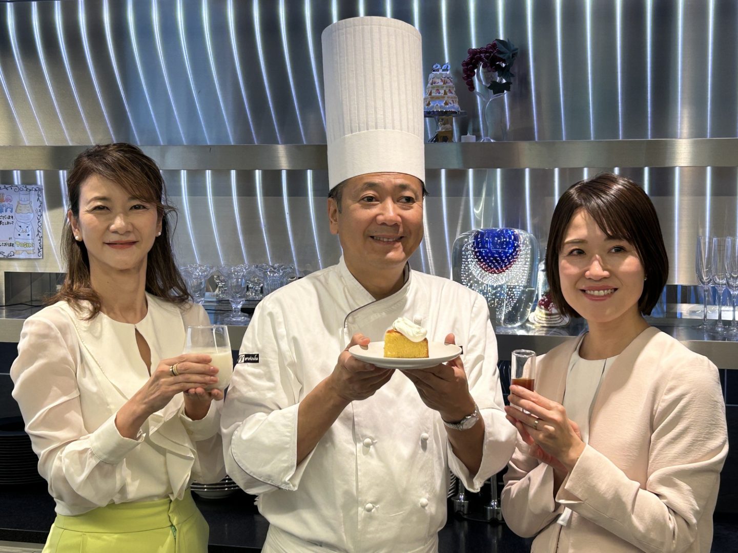 パティシエ・鎧塚俊彦さんも毎日愛飲する「アーモンドミルク」、ついにお店で提供を！アンチエイジングにもおすすめ