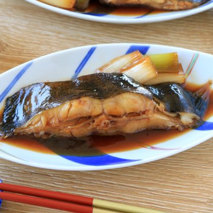 【フライパンでパパッと魚料理＃10】和食の定番「カレイの煮つけ」！ふっくら＆味染みもバッチリ