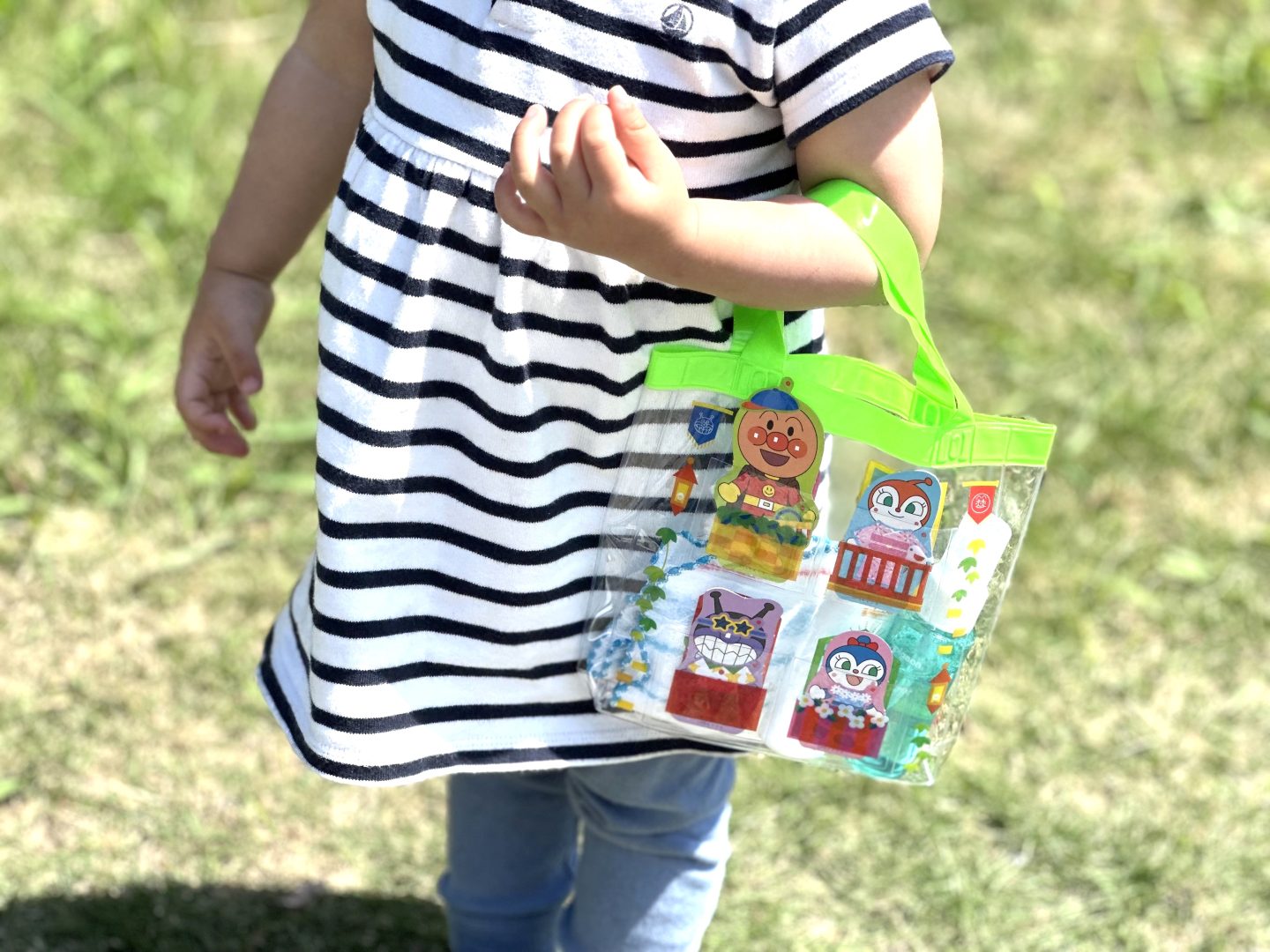 2歳の娘がハマった「わたしの推し活バッグ」は夏のお出かけにぴったり！ママにも便利