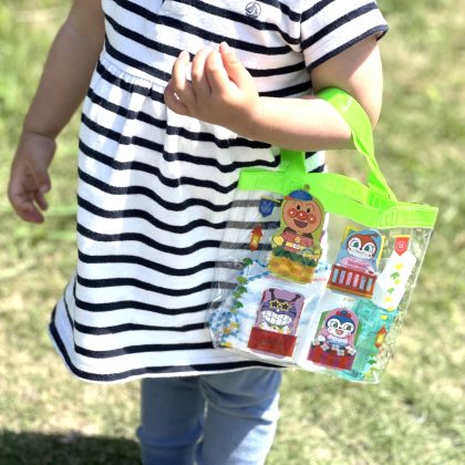 2歳の娘がハマった「わたしの推し活バッグ」は夏のお出かけにぴったり！ママにも便利