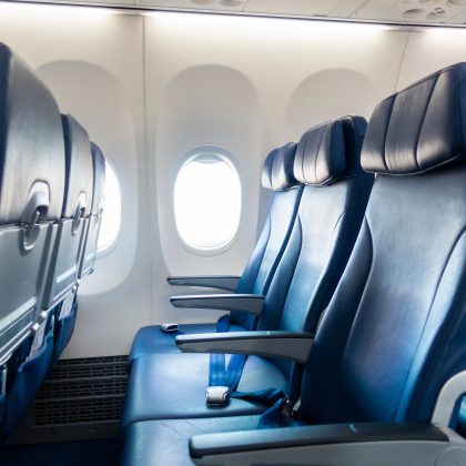 飛行機の座席「窓側vs通路側」どっち派？なぜ人は窓側を選びたがるのか、景色以外にも意外な良い点が見えてきた