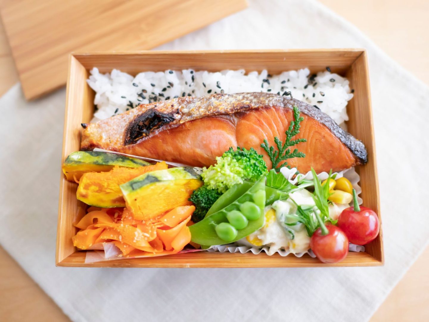 トマト頼りを脱したい！お弁当の華やか担当「赤・オレンジ系」のおかず教えてください！