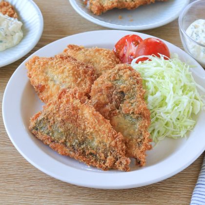 「アジフライ」三枚おろし解説＆サクふわに仕上げるコツも公開！【フライパンでパパッと魚料理＃12】