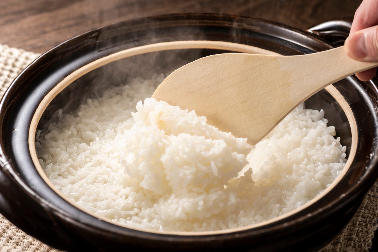 暑さにも要注意！備蓄米など「古米」を美味しく食べる炊き方＆保存法【問い合わせ殺到！お米のプロに聞きました】