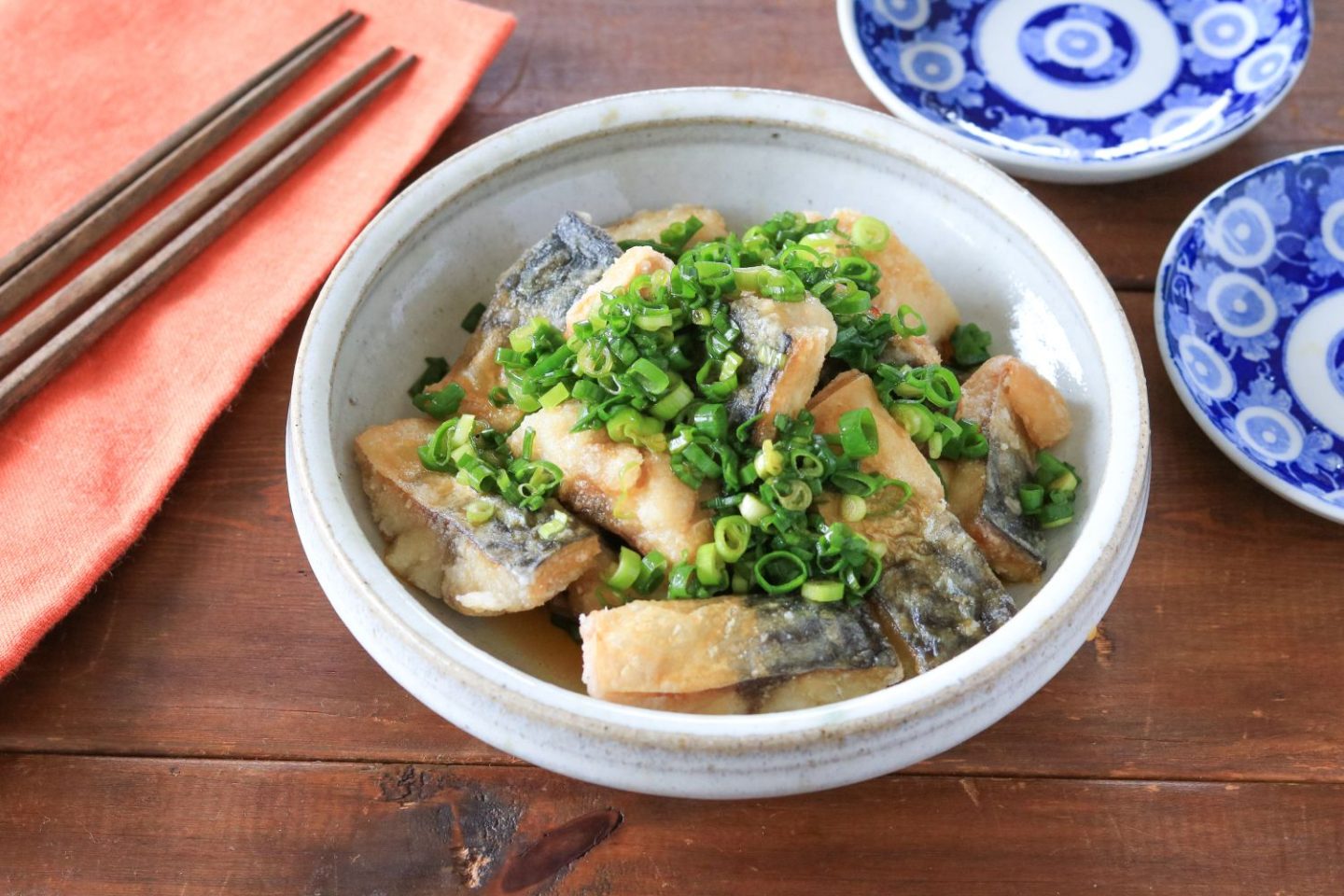 いつもの塩さばが変身！「ねぎだれ 塩さばの唐揚げ」【フライパンでパパッと魚料理＃13】
