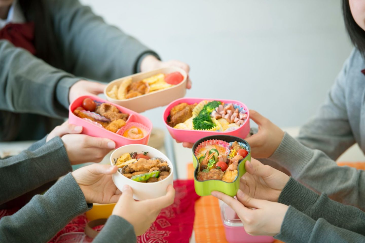 お弁当箱を開けたら…おかずがない！箸がない！おでんがぎゅうぎゅう!? みんなの「お弁当びっくり事件簿」