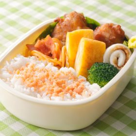 「ちくわ」「ハム」はキケン!? 栄養士・管理栄養士100人に聞いた「夏のお弁当の要注意食材」