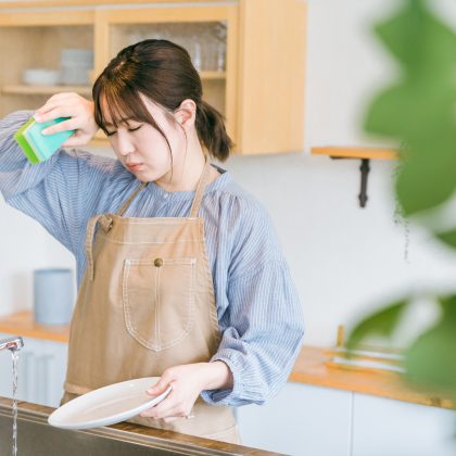 「シンクを拭いてからでないと寝られない…！」完璧主義さんに聞いた、どうしても手が抜けない家事とジレンマ