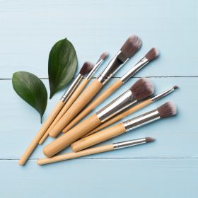 そんなに洗ってるの!? みんなのリアルな「メイクブラシを洗う頻度」を調査したら…まさかの「毎日洗う派」が最多の理由