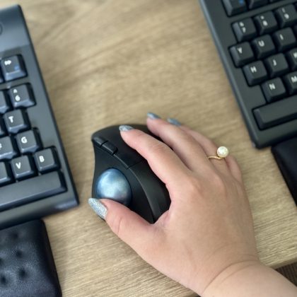 手首を動かさずに操作できて疲れにくい！「ロジクール」のワイヤレスマウスはデスクワーカーの救世主！【本日のお気に入り】