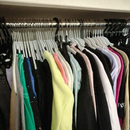 【ニトリのおすすめ】1,290円で収納力が倍増!? 「伸縮するクローゼット吊り下げハンガー」