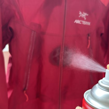 「防水スプレー」は「しっとり濡れる」までかけて！雨の強い味方・防水スプレーの正しい使い方