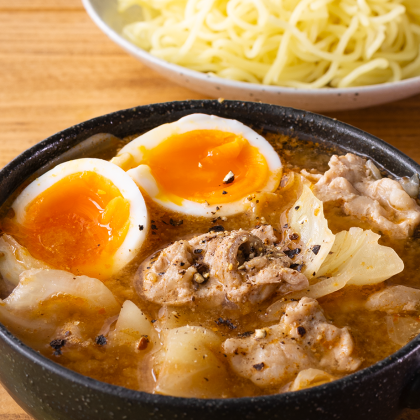 レンチンだけ！「焼きそば麺」でまさかのつけ麺、手抜きなのに心が満たされる「濃厚味噌つけ麺」【ママひとりごはん】