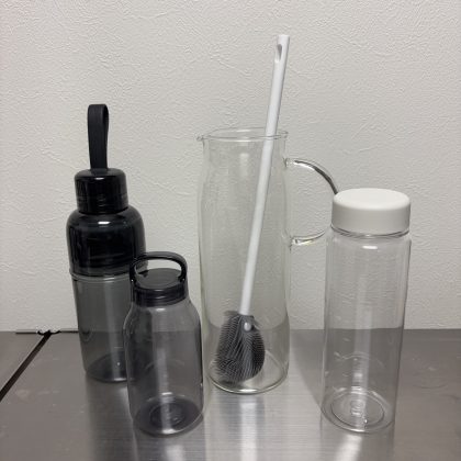 麦茶ポットや水筒の底やカーブが劇的に洗いやすい！ヘタらないプラスチック製ブラシはスポンジとはひと味違います【本日のお気に入り】