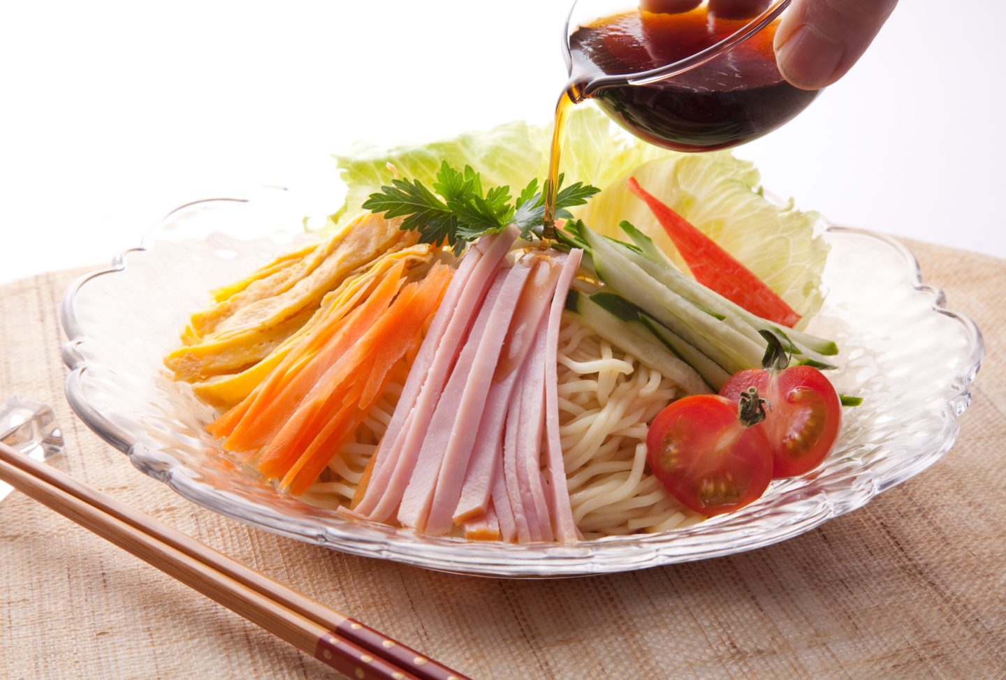 冷やし中華のちょい足しアイディアがすごい！「さっぱり食べられて美味しい」「食欲をそそられる」