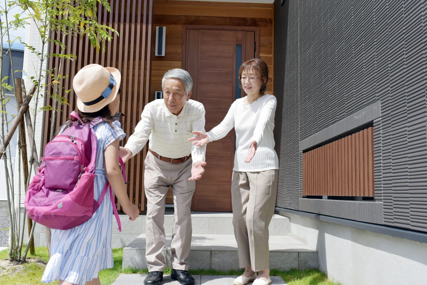 認知度約2割「お盆玉」はお盆の新たな習慣になるかも？大人たちの正直な感想は…