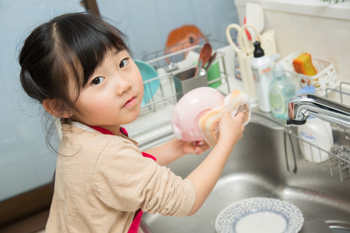 三姉妹の「なんで私ばっかり…」を解消！5歳・9歳・11歳はどんなことができる？【我が家の家事お手伝いルール】