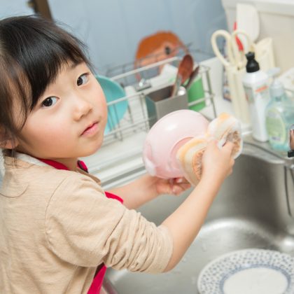 三姉妹の「なんで私ばっかり…」を解消！5歳・9歳・11歳はどんなことができる？【我が家の家事お手伝いルール】