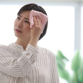 更年期の辛さ、2位「めまい」1位「発汗（ホットフラッシュ）」！みんなの対処法も聞いてみた