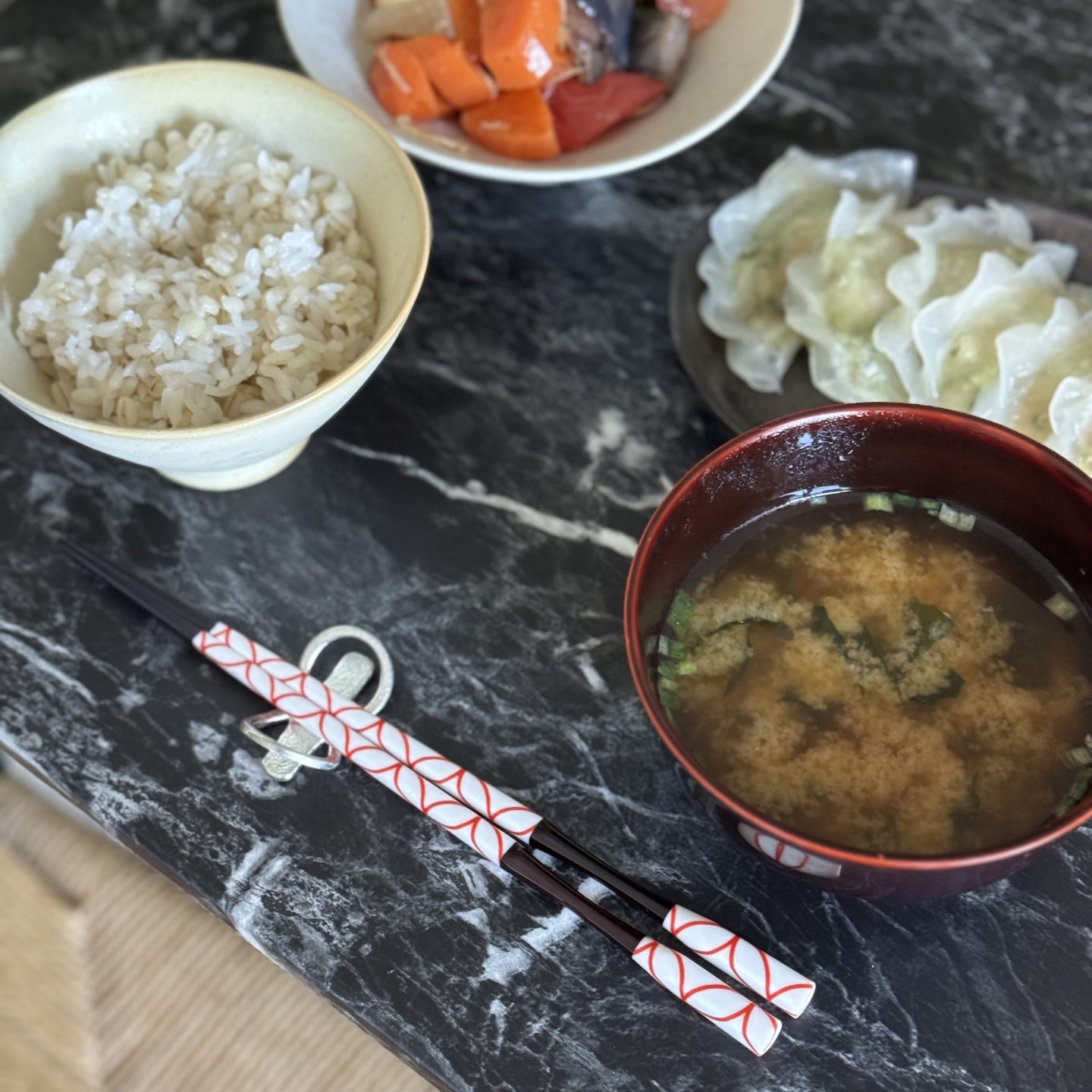 旅先で出会った、福井クラフトの「くびれ彩箸」が感動の使い心地！【本日のお気に入り】