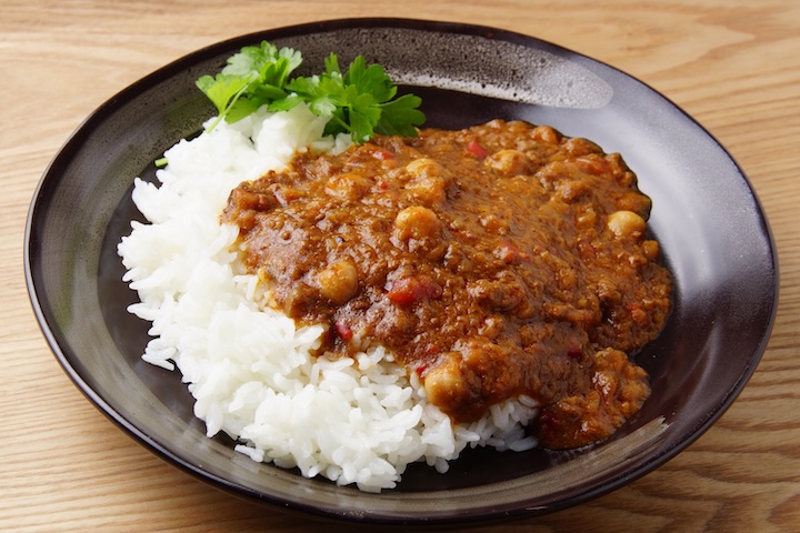 「キーマカレーに入れると美味しい具材」を調査！変わり種が意外と人気でした